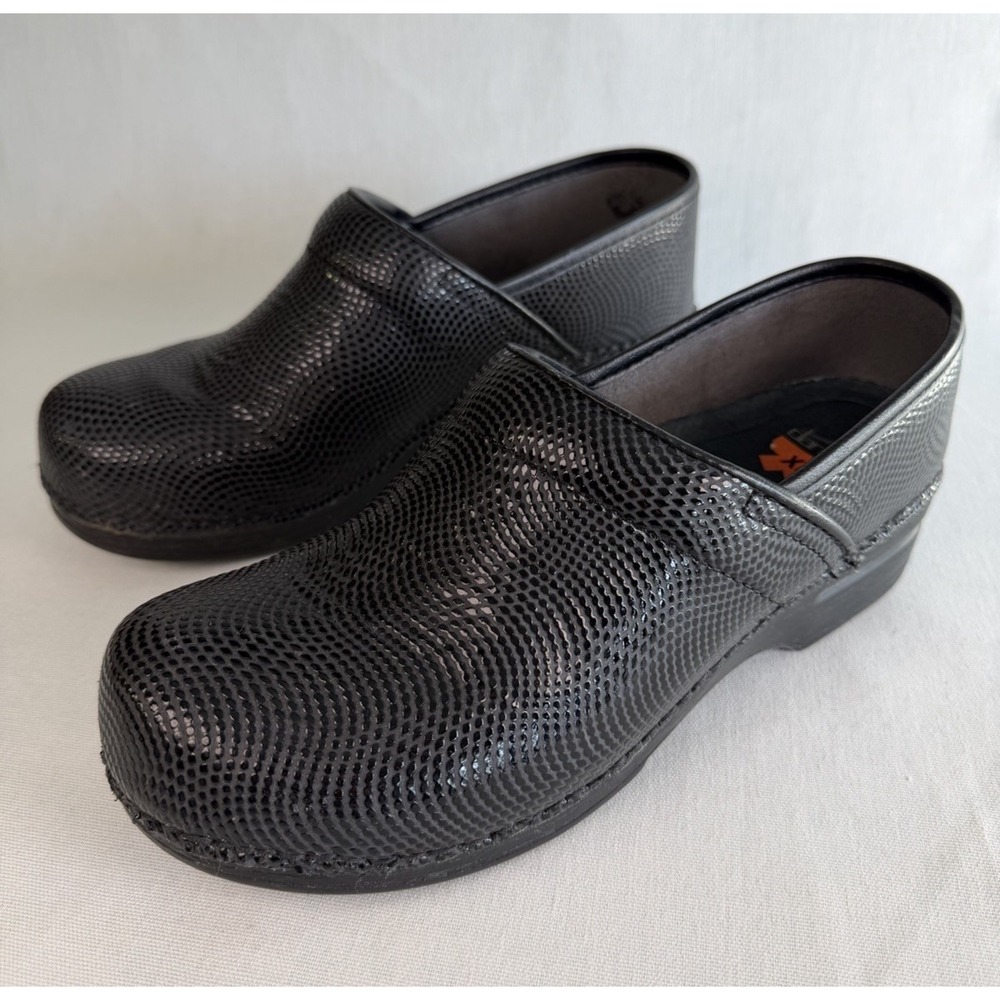 Dansko XP Pro Clogs Women 40 Size 9.5 Shoes Black Printed Dots Leather Slip On